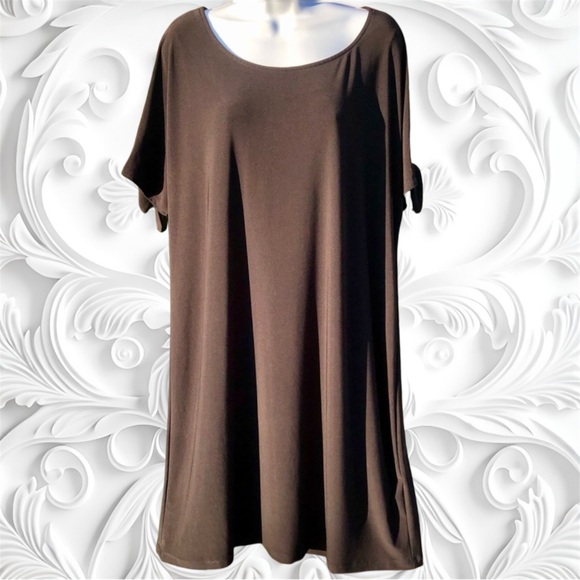 Ronni Nicole Dresses & Skirts - Ronni Nichole Black w/Gold Rivet Tie Detail Sleeve